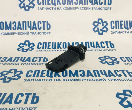 Датчик массового расхода воздуха (ДМРВ) на Пежо Боксер - 1516668