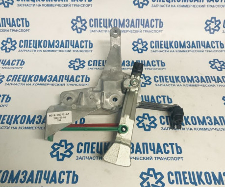 Кулиса КПП в сборе нижняя МТ82 на Форд Транзит - 1540055