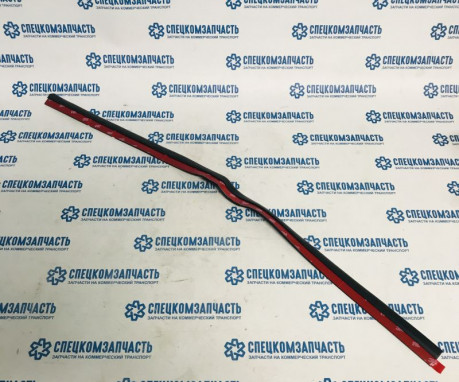 Уплотнитель двери боковой нижний на Hyundai HD - 821605H003