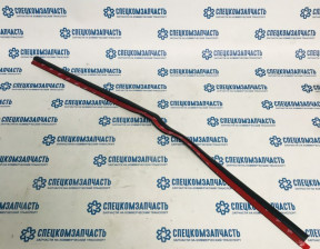 Уплотнитель двери боковой нижний на Hyundai HD - 821605H003