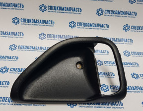 Окантовка внутренней левой ручки на Hyundai HD - 823115H001