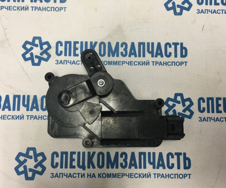 Актуатор замка двери передний левый на Киа Бонго - 957354E010