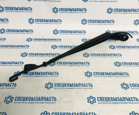 Поводок стеклоочистителя водителя с жиклером (короткий) на Hyundai HD - 981315H100