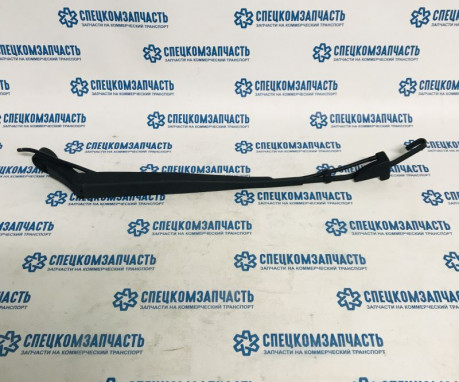 Поводок стеклоочистителя пассажира с жиклером (длинный) на Hyundai HD - 981415H100