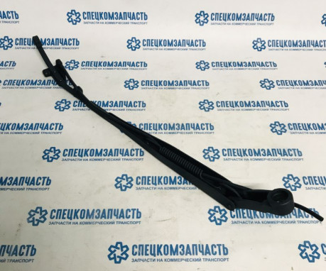 Поводок стеклоочистителя пассажира с жиклером (длинный) на Hyundai HD - 981415H100