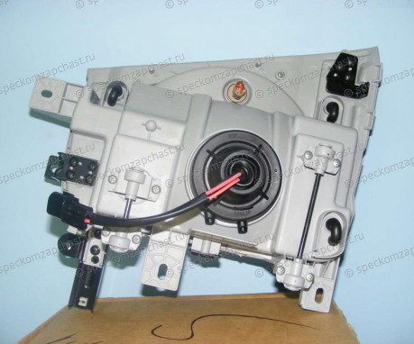 Фара правая 10- на Hyundai HD - 921025K001