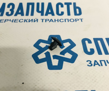 Клипса крепления уплотнителя капота на Фиат Дукато - P370172 Клипса крепления уплотнителя капота на Фиат Дукато - P370172